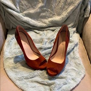 SNAKESKIN AND SUEDE HEELS